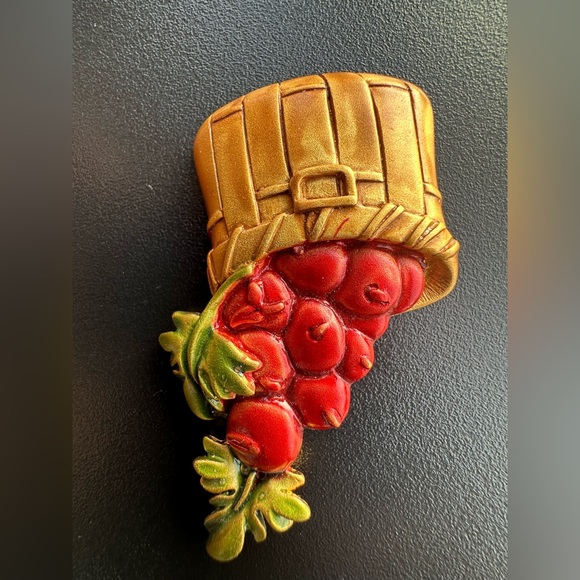 Vintage Tona Apple Basket Brooch - Picture 2 of 4